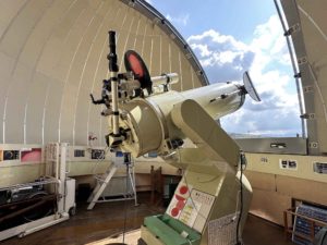 天体望遠鏡で、星を見る‐2053‐
