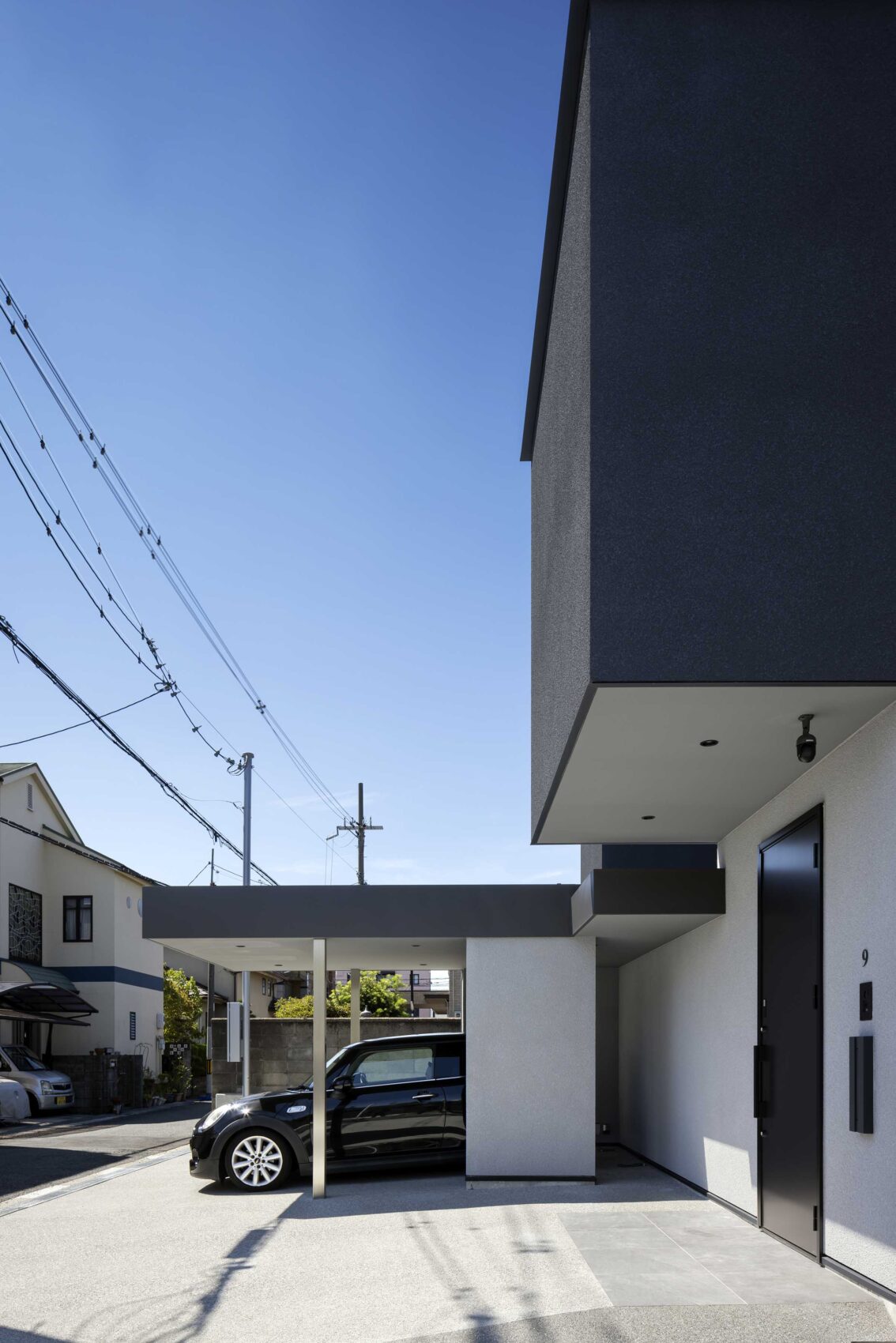 ホテルライクな家カーポート