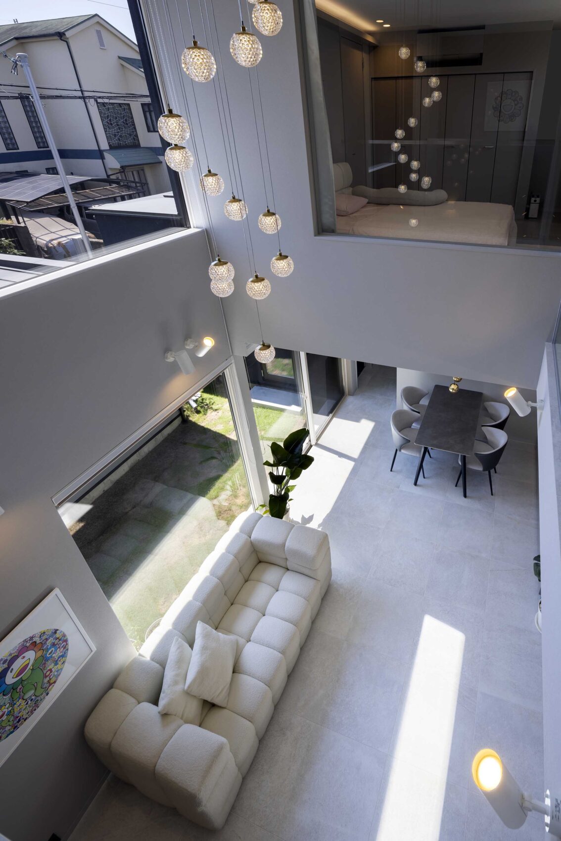 ホテルライクな家リビング見下ろし