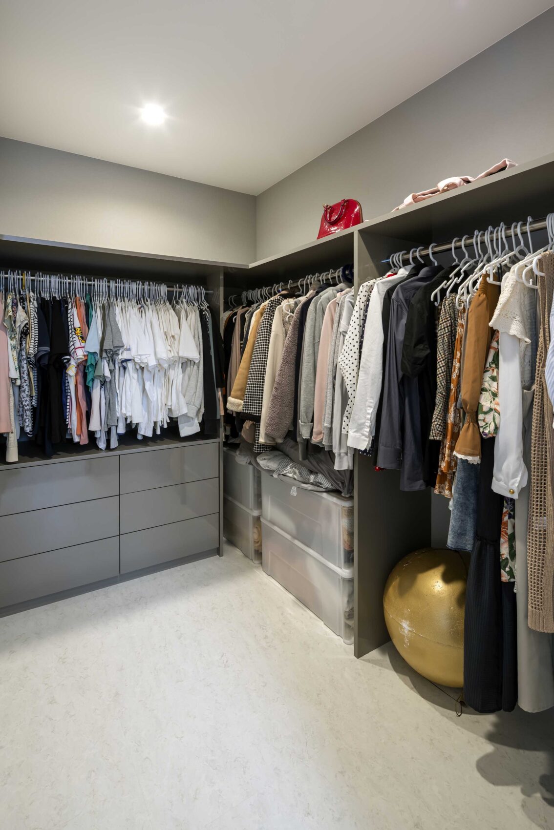 ホテルライクな家クローゼット造作家具